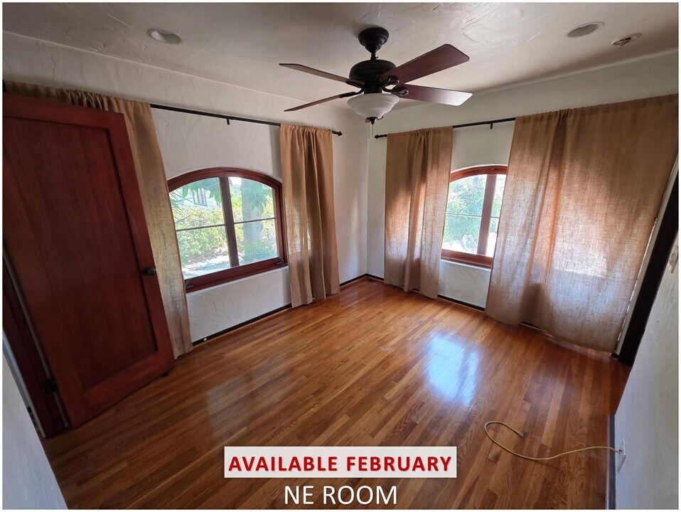 2002 N Mountain Ave in Upland, CA - Building Photo