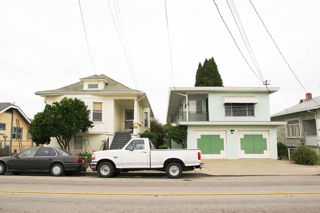 70-76 Dutton Ave in San Leandro, CA - Building Photo - Building Photo