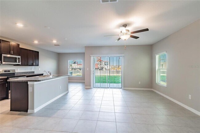 5012 Wild Senna Blvd in Tampa, FL - Building Photo - Building Photo
