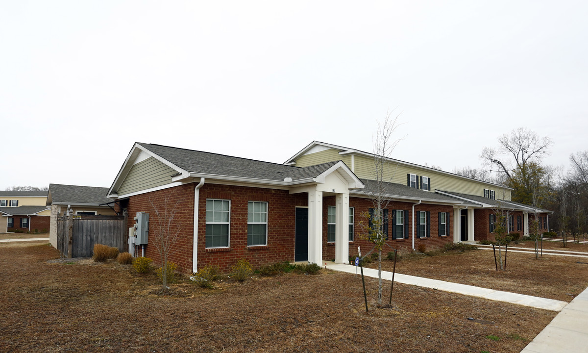 Pinehurst Park in Jackson, MS - Building Photo