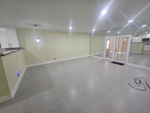 2271 NW 47th Terrace in Lauderhill, FL - Foto de edificio - Building Photo