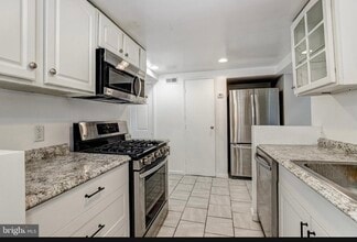 4506 Furley Ave, Unit 2 in Baltimore, MD - Foto de edificio - Building Photo