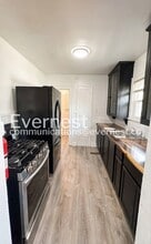 2242 E 70th St in Kansas City, MO - Building Photo - Building Photo