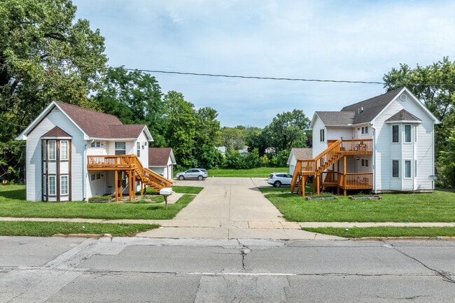 2901-2905 Hickman Rd