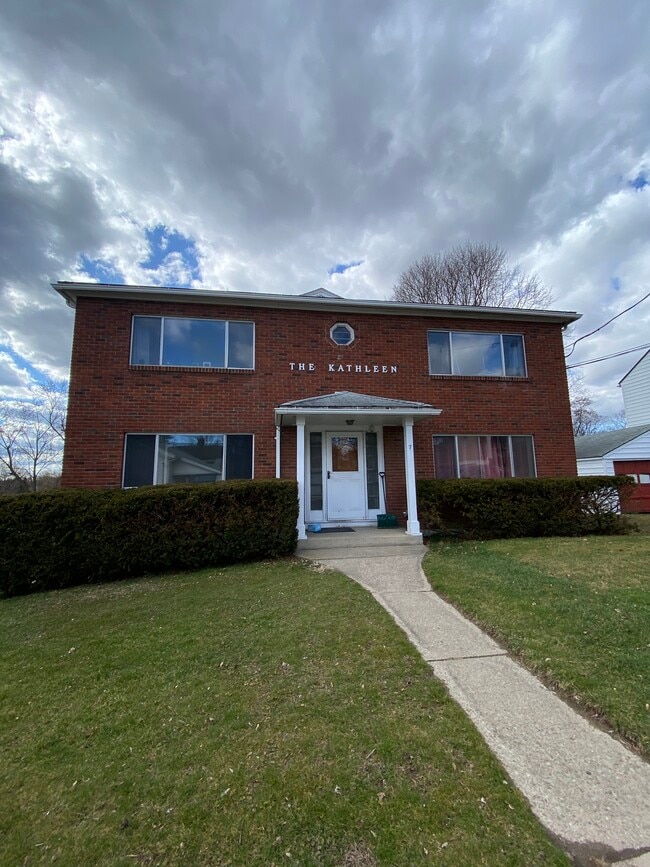 7 Virginia Ave, Unit 4
