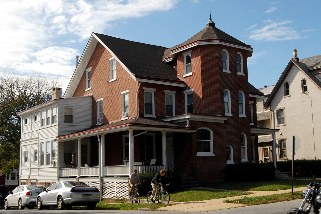 402 N Church St in West Chester, PA - Building Photo