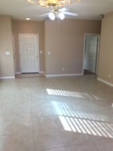 7893 Dersingham Dr in Sacramento, CA - Building Photo - Building Photo
