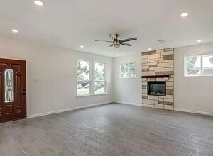 1583 Bonnyview Dr in Canyon Lake, TX - Foto de edificio - Building Photo