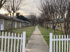 Pursley Court Apartments in Macon, GA - Foto de edificio - Building Photo