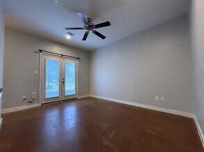 2125 Roy St in Houston, TX - Building Photo - Building Photo