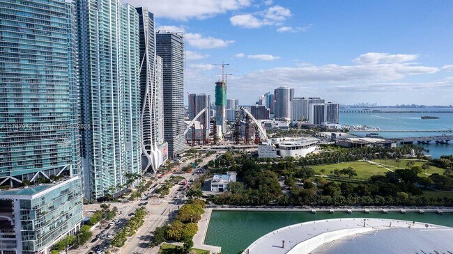 253 NE 2nd St in Miami, FL - Building Photo - Building Photo