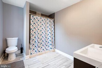 2357 E Susquehanna Ave in Philadelphia, PA - Building Photo - Building Photo