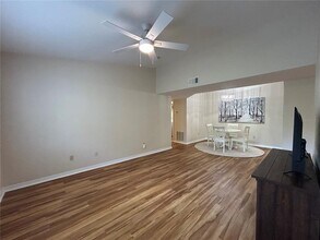 2360 SW Archer Rd in Gainesville, FL - Building Photo - Building Photo
