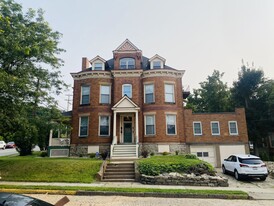 480 Orchard Ave, Unit 4 Apartments