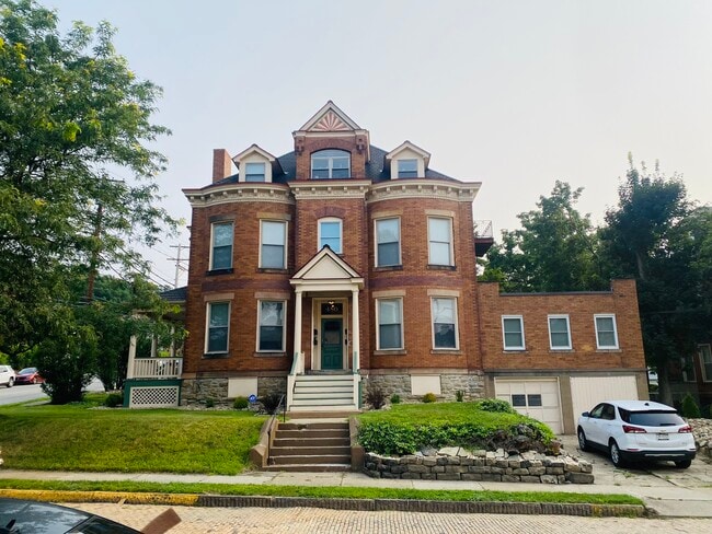 480 Orchard Ave, Unit 4