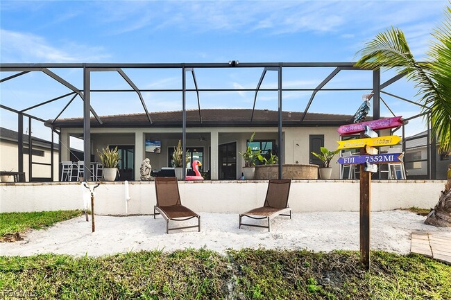 302 NW 32nd Pl in Cape Coral, FL - Building Photo - Building Photo