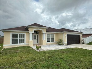 1334 NW 15th Pl in Cape Coral, FL - Building Photo - Building Photo
