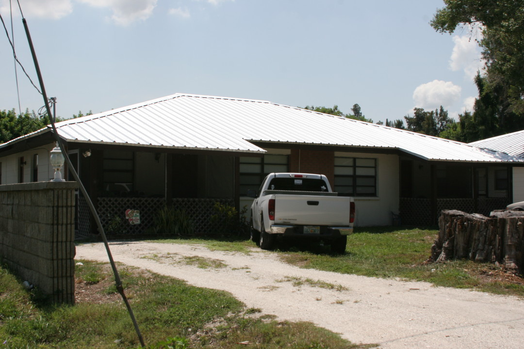 804 7th St SW in Ruskin, FL - Building Photo