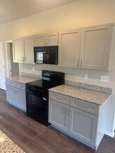 2566 S Ouachita Dr in Fayetteville, AR - Building Photo - Building Photo
