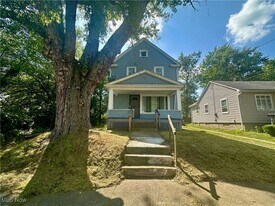 2302 9th St SW in Akron, OH - Building Photo