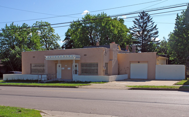 100 Diamond Ave SE in Grand Rapids, MI - Building Photo - Building Photo