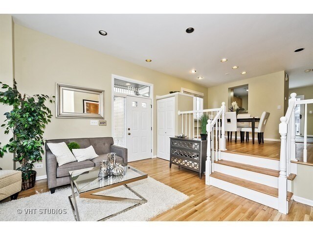 1241 W Fletcher St in Chicago, IL - Building Photo
