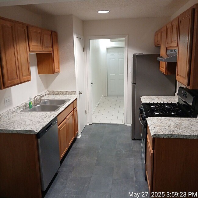 1011 Woodlief Trail in Round Rock, TX - Building Photo - Building Photo