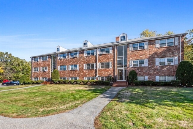 property at 90 Edgelawn Ave