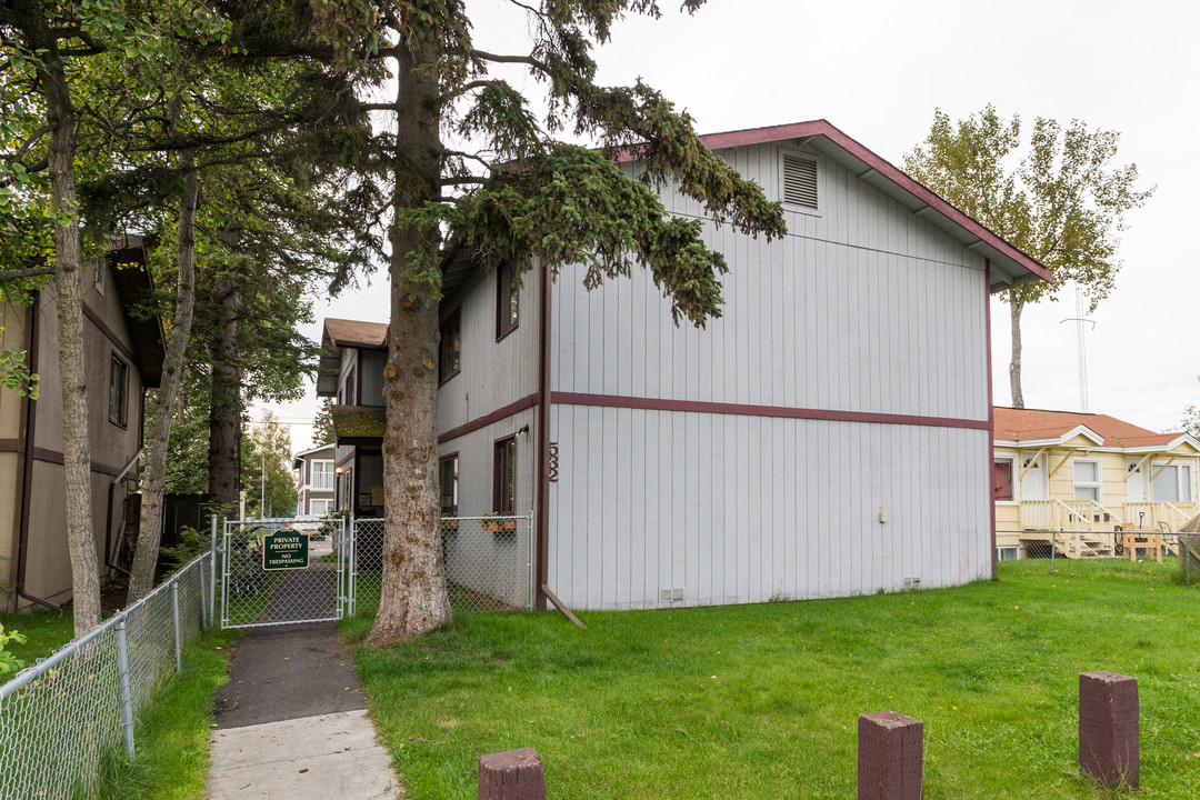 532 N Klevin St in Anchorage, AK - Building Photo