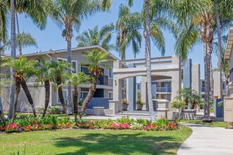 Park Avenue Apartments in Long Beach, CA - Building Photo - Building Photo