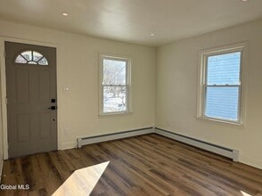 98 Willow St in Guilderland, NY - Building Photo - Building Photo