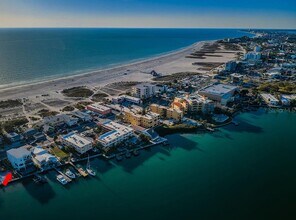 10209 Gulf Blvd in Treasure Island, FL - Building Photo - Building Photo