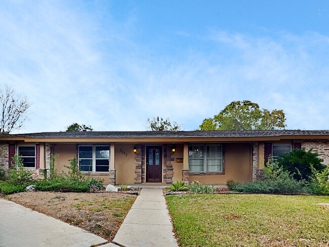 property at 7527 Quail Run Dr