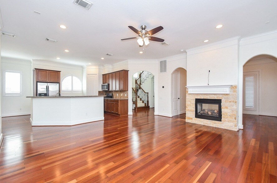 11022 Little John Wy in Houston, TX - Building Photo