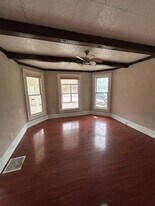 1806 E Main St in Ottumwa, IA - Building Photo