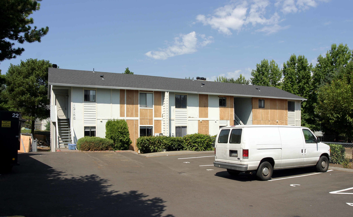 12080-12155 SW Spur Ct in Beaverton, OR - Foto de edificio