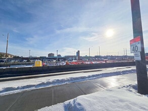 8820 Meadowlark Rd NW in Edmonton, AB - Building Photo - Building Photo