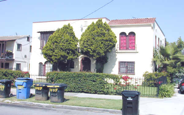 1149-1155 N Coronado St in Los Angeles, CA - Foto de edificio - Building Photo