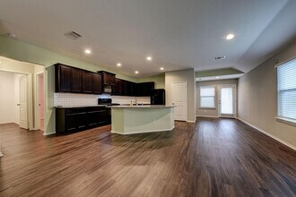 108 Lance Trl in San Marcos, TX - Building Photo - Building Photo