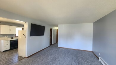 1610 16th St S, Unit 1 in Fargo, ND - Foto de edificio - Building Photo