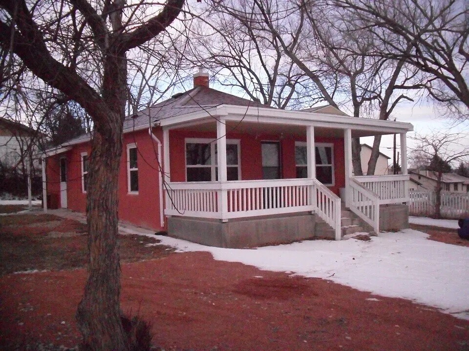 964 Delphi Ave in Sheridan, WY - Foto de edificio
