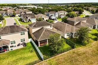 1046 Grand Hilltop Dr in Apopka, FL - Building Photo - Building Photo