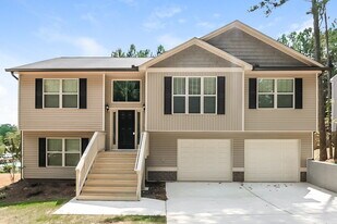 1025 West Ave in Dallas, GA - Building Photo