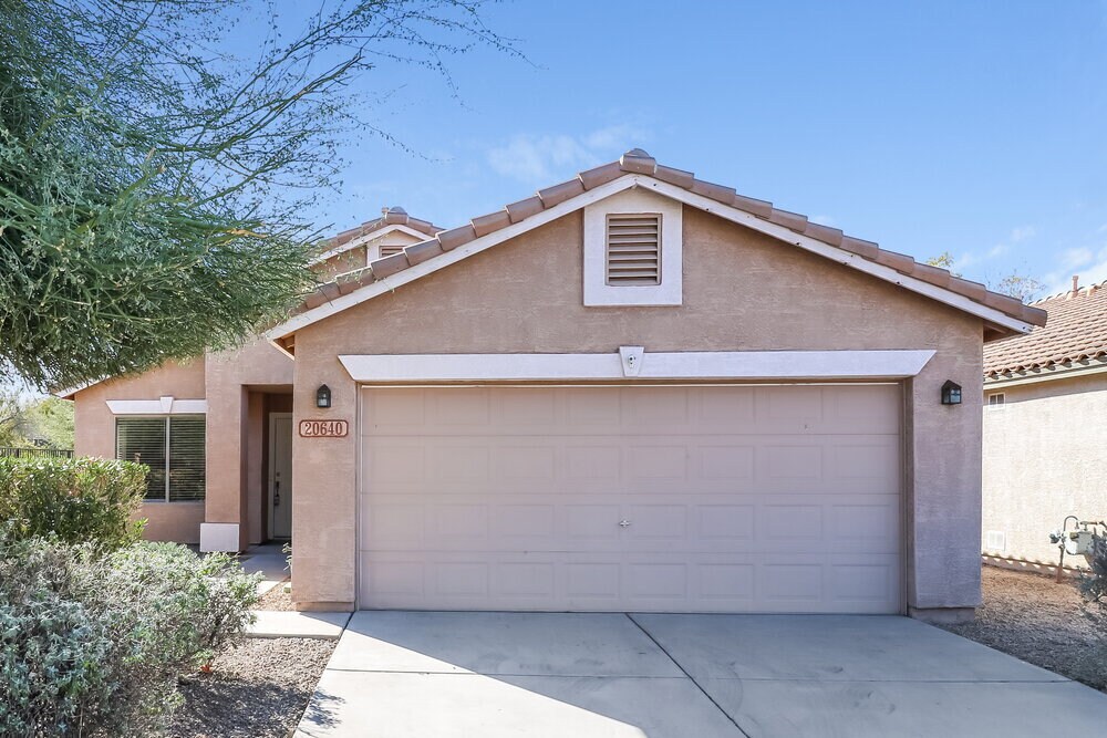 20640 N 8th St in Phoenix, AZ - Foto de edificio