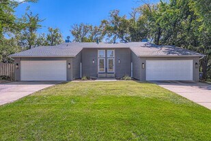 5525 Lindsay Street in Golden Valley, MN - Building Photo