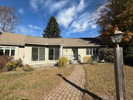 69 Putney Hill Rd in Hopkinton, NH - Building Photo