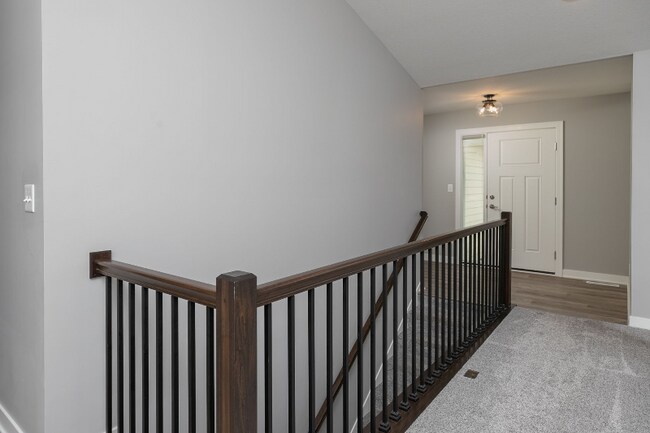 2240 Petersen Dr NW in Stewartville, MN - Foto de edificio - Building Photo