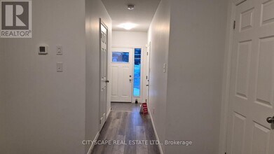 21 Woodedge Cir in Kitchener, ON - Building Photo - Building Photo