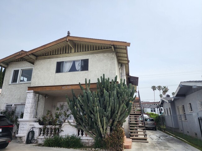 5264 Cahuenga Blvd in North Hollywood, CA - Building Photo - Building Photo