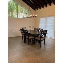 3231 Salzedo St in Coral Gables, FL - Foto de edificio - Building Photo